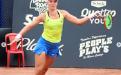 Bia Haddad sofre, mas vence norte-americana de virada e fura o quali no WTA de Bogotá