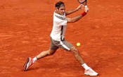 Em dia de marca histórica, Federer passa por norueguês e vai às oitavas em Roland Garros