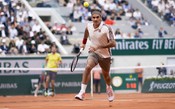 Federer corre rápido, salva lob e vence ponto impressionante em Roland Garros; assista