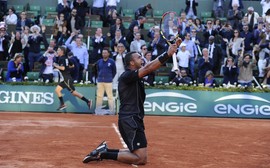 Tsonga quer acabar com sina francesa em Roland Garros