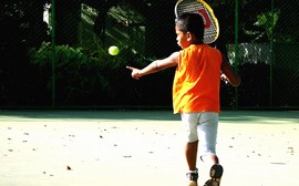 A importância do sistema Play and Stay no ensino do tênis para crianças