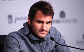 Com lesão nas costas, Federer abandona Masters de Madri