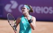 Gabriela Cé vence polonesa e atinge melhor marca na carreira em torneios WTA