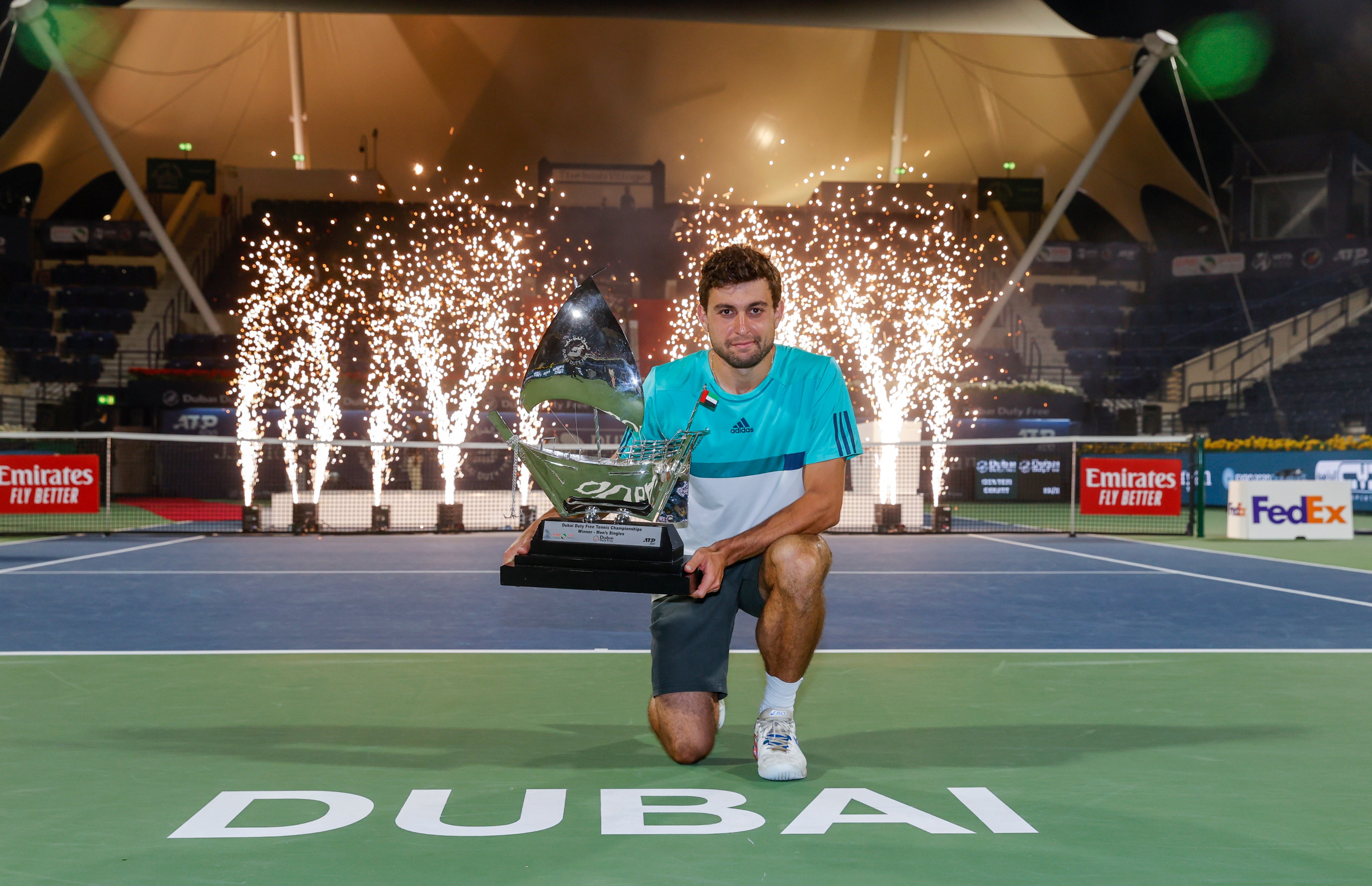 Campeão inédito: Karatsev conquista o ATP 500 de Dubai · Revista TÊNIS