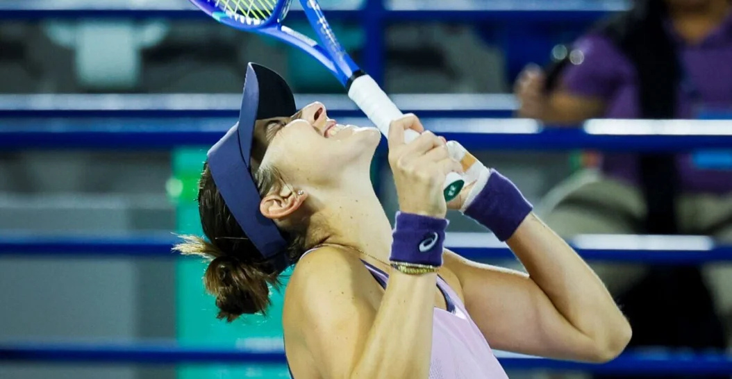 Belinda Bencic surpreende ao eliminar Elena Rybakina e garante vaga na final do Aberto de Abu Dhabi | Foto: Divulgação/WTA Abu 500 Dhabi