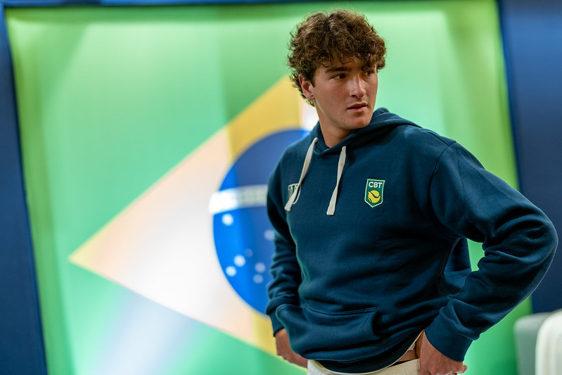 João Fonseca, parte do Time Brasil, fará estreia na Copa Davis no sábado, dia 01 (foto: Green Filmes/CBT)