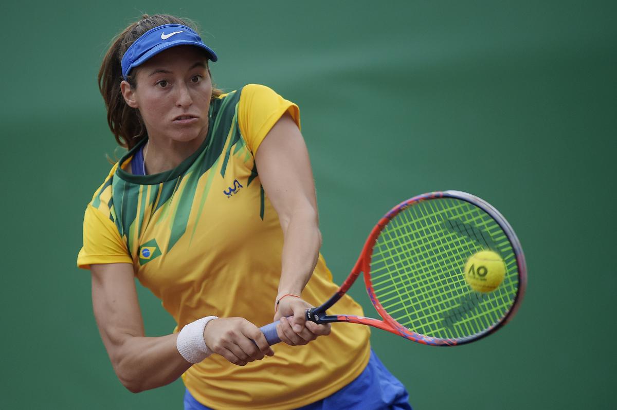 Luisa Stefani perde na estreia do torneio de duplas do WTA 1000 de