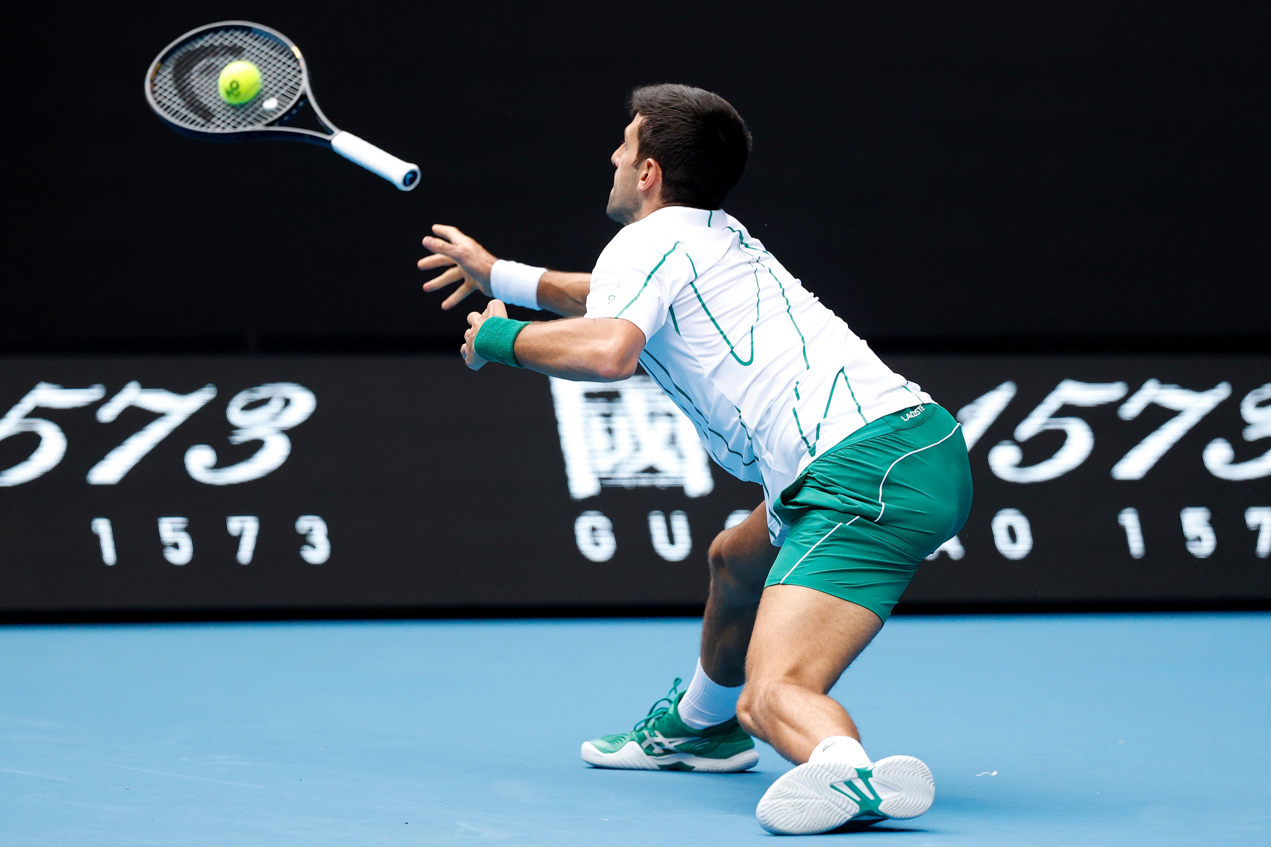 Djokovic elimina japonês e vai a terceira rodada em Melbourne Federer