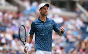 Djokovic sofre com calor, mas vence húngaro e vai à segunda rodada no US Open