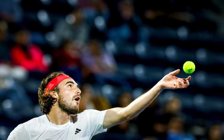 Agenda de sexta (28): Tsitsipas é destaque nas semifinais do Aberto de Dubai; veja onde assistir