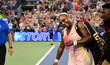 Raducanu bate Serena Williams em Cincinnati; Bia eliminada por Ostapenko