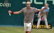 Federer deixa set pelo caminho, mas supera Agut e vai à semifinal em Halle