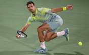 Djokovic sofre, mas bate tcheco e avança em Dubai; Melo eliminado