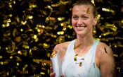 Kvitova supera estoniana em sets diretos e conquista o título do Premier de Stuttgart