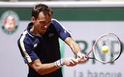 Vídeo: Medvedev protagoniza o ponto do dia em Roland Garros