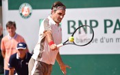 Federer despacha argentino e vai às quartas em Roland Garros 