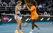 Serena e Wozniacki seguem imbatíveis e estão na final em Auckland