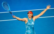 Sharapova supera Wozniacki em batalha de três sets e vai às oitavas no Australian Open