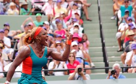 Com dores no joelho, Serena Williams espera ter condições de jogar em Miami