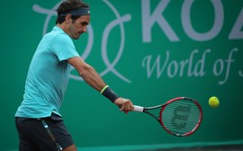 Em vitória tranquila, Federer aplica lob com backhand de duas mãos