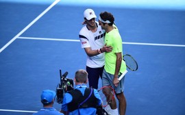 Em "dia ruim", Federer iguala pior campanha no Australian Open em derrota para Andreas Seppi