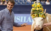 Federer leiloa vaca que ganhou de presente na Suíça por mais de R$8 mil