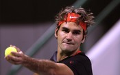 Federer vence Kei Nishikori e espera vitória de Raonic para alcançar 13ª semifinal do ATP Finals