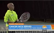Paixão pelo tênis ajuda garota de 10 anos a lutar contra câncer nos Estados Unidos