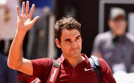 Debilitado fisicamente, Federer joga abaixo do normal e dá adeus a Roma
