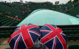 Chuva adia trinta jogos de Wimbledon e já atrasa rodada desta quarta-feira