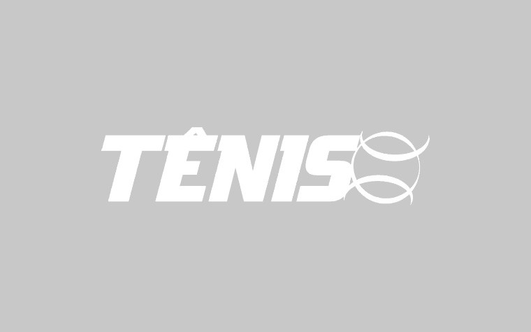 O bem do tênis para a rotina feminina