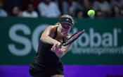 Em jogo duro, Kerber supera Osaka em 3 sets e anota sua 1ª vitória no WTA Finals